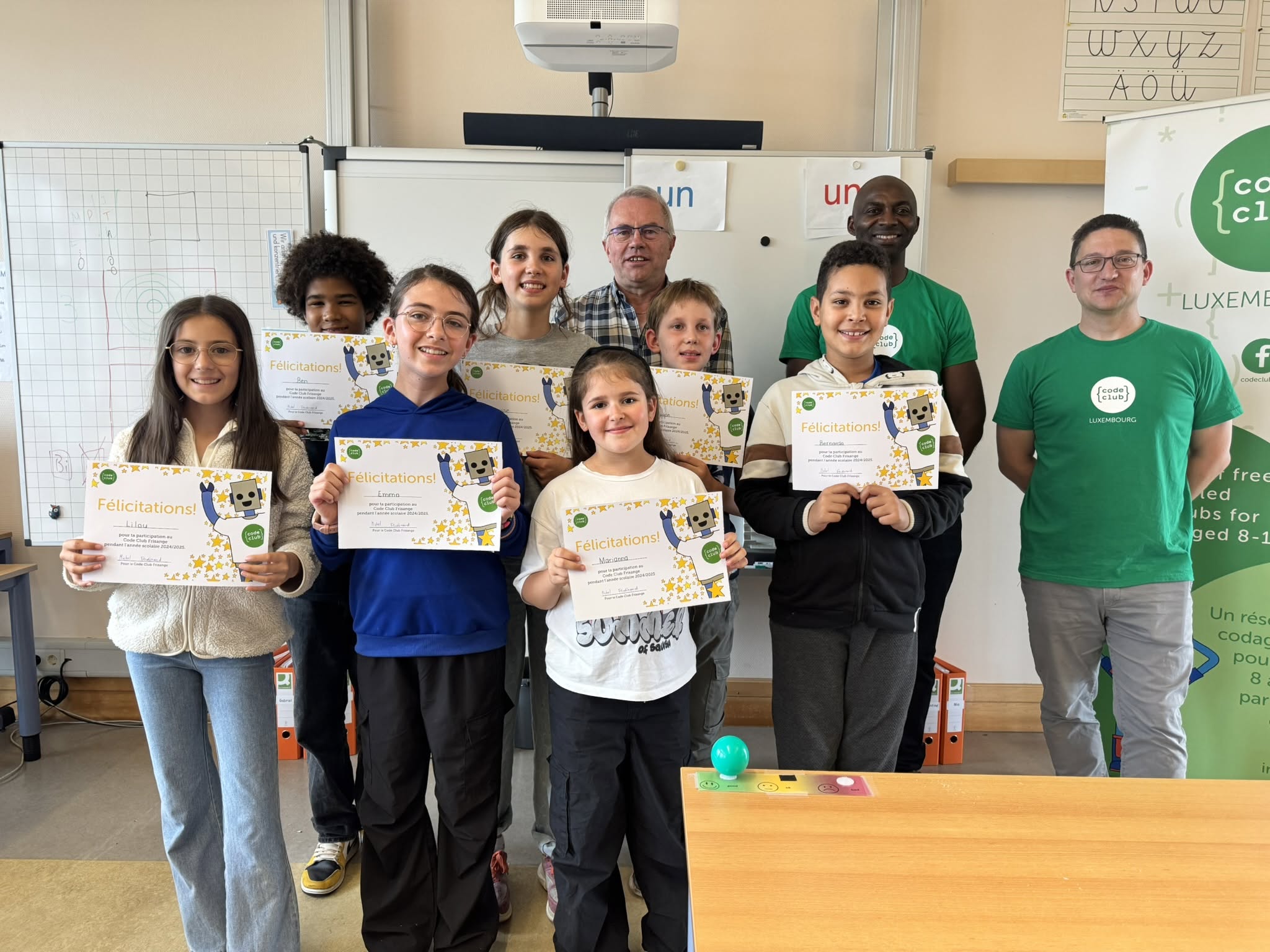 Code Club Frisange : les jeunes codeurs reçoivent leur diplôme
